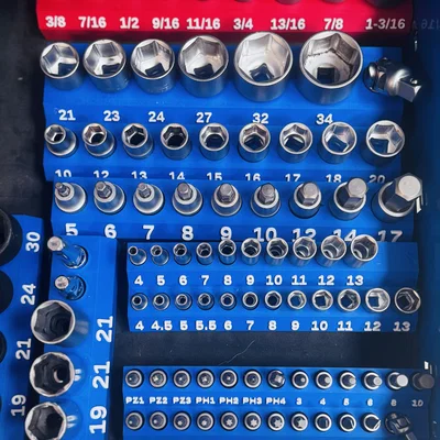 Khay sắp xếp socket nam châm - Parametric OpenSCAD