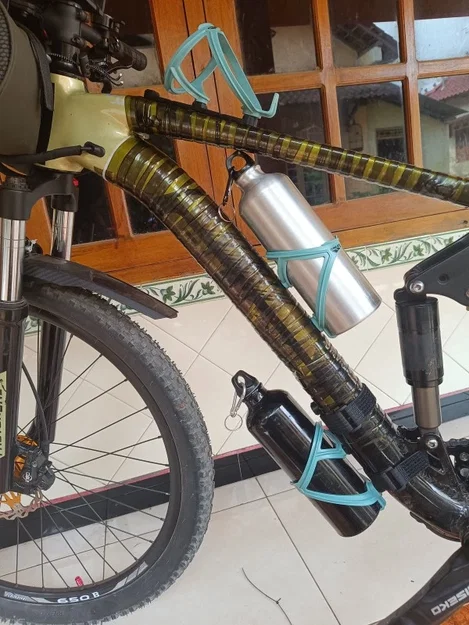 Adapter & Slider gắn Bottle Cage lên khung xe/Down Tube - Image 2