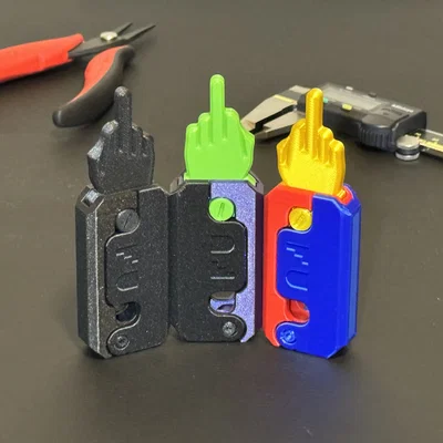 Middle Finger Gravity Knife (Dao gập trọng lực Ngón Giữa)