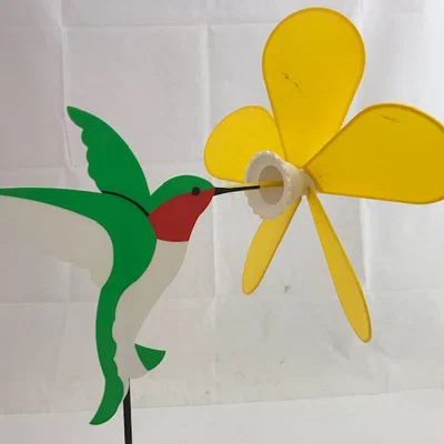 Wind Spinner Chim Ruồi Trong Vườn (Garden Hummingbird Wind Spinner)
