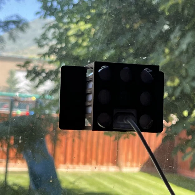 Ngàm gắn camera Blink Mini lên kính cửa sổ (Blink Mini Camera Window Mount) - Image 1