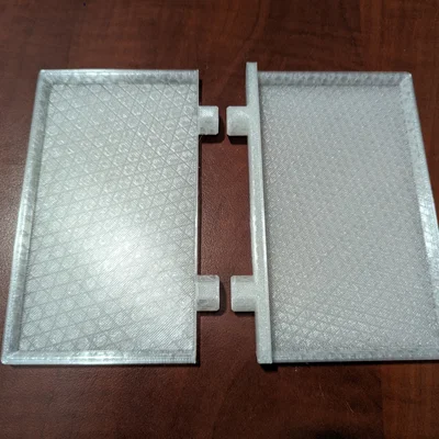 Kệ để đồ bảng đục lỗ (Pegboard) với thiết kế hỗ trợ lưng cứng cáp