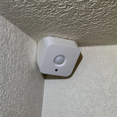 Giá gắn góc cho Hue Motion Sensor #9290012607 (Corner Mount 45°)