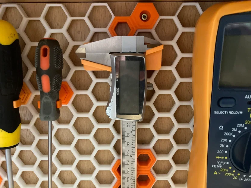 Giá treo thước kẹp Extol cho bảng Honeycomb Storage Wall - Image 2
