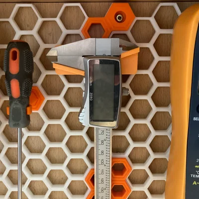 Giá treo thước kẹp Extol cho bảng Honeycomb Storage Wall