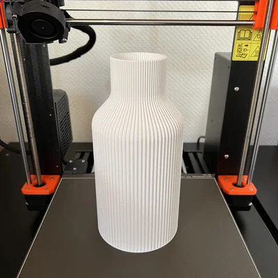 Bình hoa (Vase) texture sọc dọc tối giản