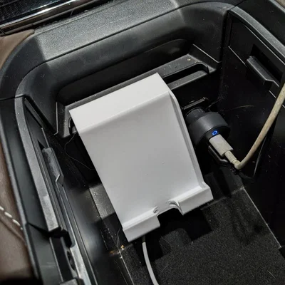 Giá đỡ điện thoại hộc trung tâm Mazda CX-30 2021/2022