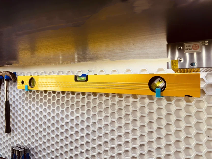 Giá đỡ thước thủy HSW (bản lớn) cho Honeycomb Storage Wall - Image 1