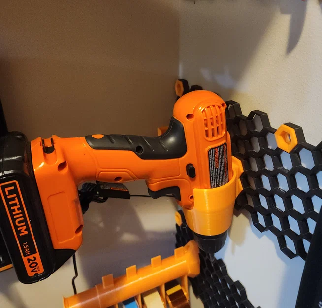 Giá treo tường Multiboard/HSW cho máy khoan Black and Decker - Image 1