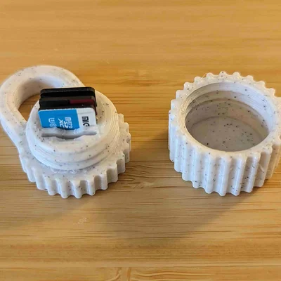 Móc khóa đựng thẻ MicroSD (parametric remix)