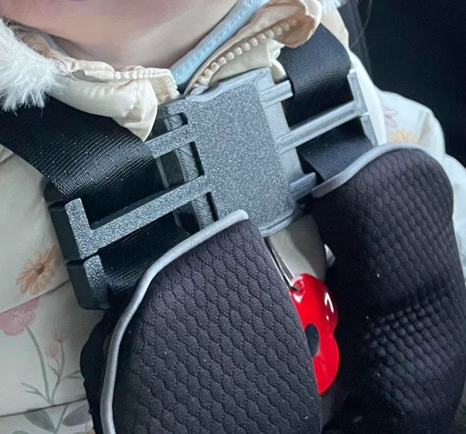Khóa Cài An Toàn Cho Ghế Ô Tô Trẻ Em (3D Printable Chest Clip) - Image 1