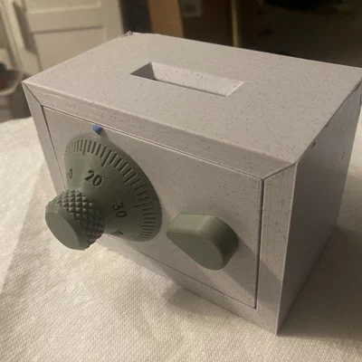 Két sắt mini in 3D có ngăn bí mật và ống heo tiết kiệm