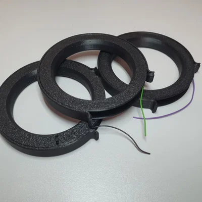 Cuộn dây điện (Wire spool) gọn gàng, có lò xo chống tuột