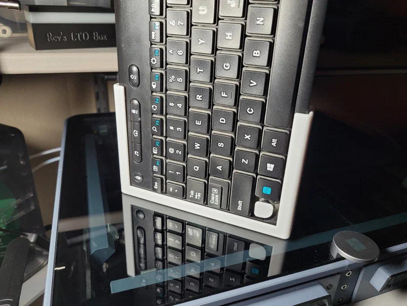 Giá Treo Tường Dọc cho Logitech K400+/K400R - Image 3
