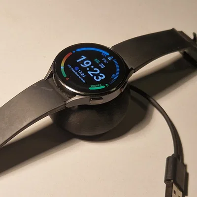 Bộ sạc Galaxy Watch kèm cuốn cáp và ngàm gắn USB Power Adapter