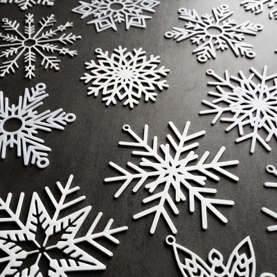 Bộ 23 bông tuyết lớn có khoen treo (Snowflakes/Schneeflocken/Sněhové vločky)