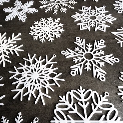 Bộ 23 bông tuyết lớn có khoen treo (Snowflakes/Schneeflocken/Sněhové vločky)