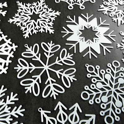 Bộ 26 bông tuyết cỡ lớn có vòng treo (Snowflakes/Schneeflocken)