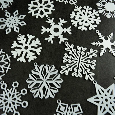 Bộ 34 bông tuyết có khoen treo (Snowflake) – Schneeflocken / Kolekce sněhových vloček