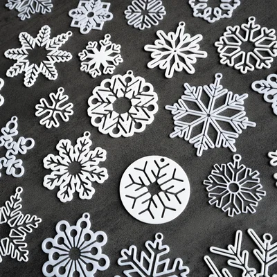 Bộ 34 bông tuyết silhouette có khoen treo (Snowflake silhouette collection)