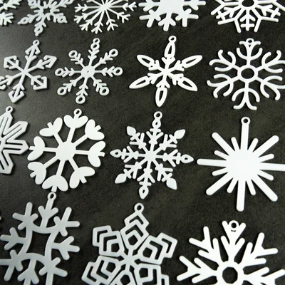Bộ 34 bông tuyết có khoen treo (34 Snowflake collection with hanging loop)