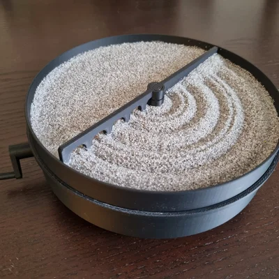 Vườn Zen với tay quay (Zen Garden with Crank Handle)