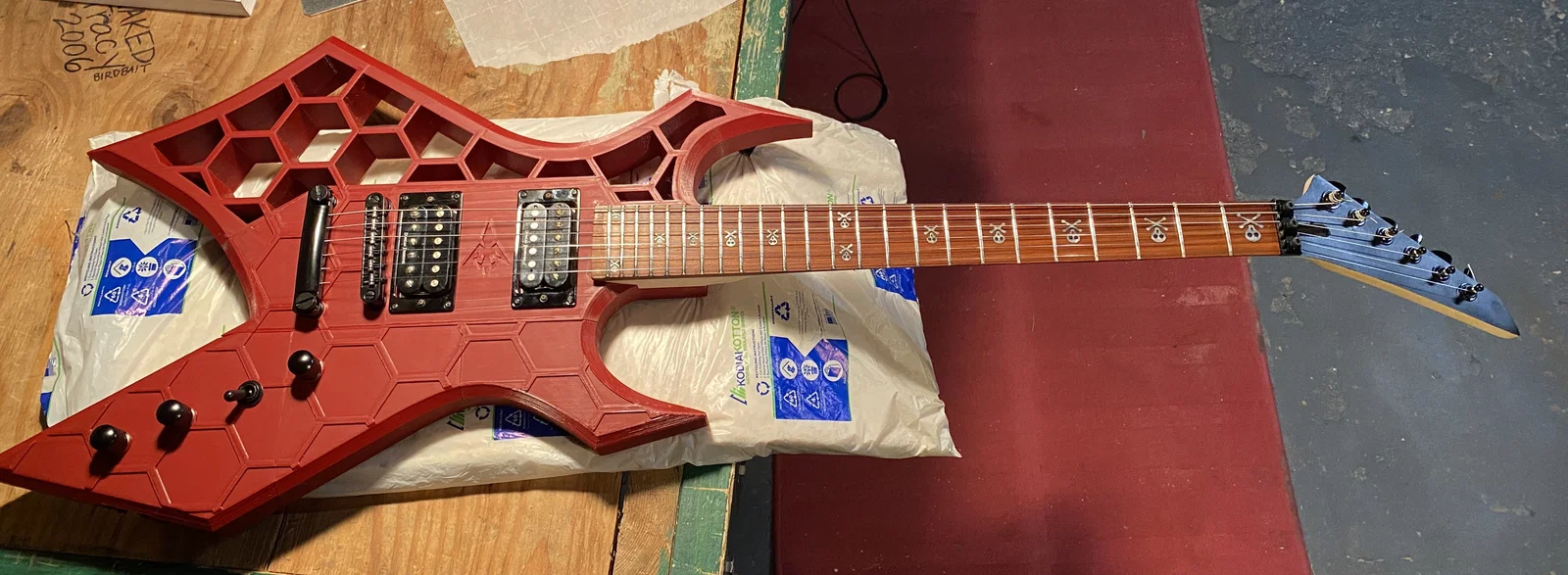 Warlock Blood Guitar - Image 2