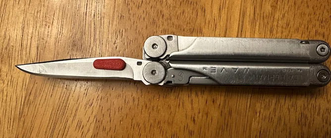 Leatherman Wave - Thumb Stud cho lưỡi dao (khoảng năm 2000) - Image 1