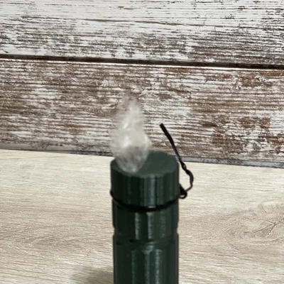Hộp đựng Milkweed kiểm tra gió khi đi săn (Wind Checker)