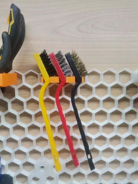 Giá treo cọ (Brush holder) cho honeycomb wall - Image 1