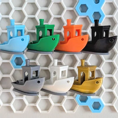 Giá treo mô hình tàu Benchy cho bảng Honeycomb Wall cực gọn