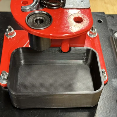 Khay hứng primer đã dùng cho MEC 600Jr Mark V gắn Inline Fabrication Quick Change Plate