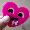 Huy hiệu Valentine emoji “horny heart” (trái tim thèm yêu) - Thumbnail 1