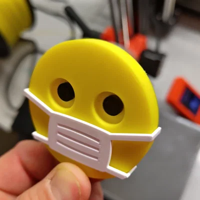 Huy hiệu 3D emoji đeo khẩu trang – nhắc nhở phòng dịch corona