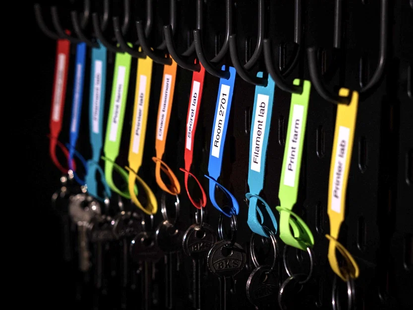 Thẻ Gắn Chìa Khóa Dẻo Tối Giản (Minimalistic Flexible Key Tags) - Image 1
