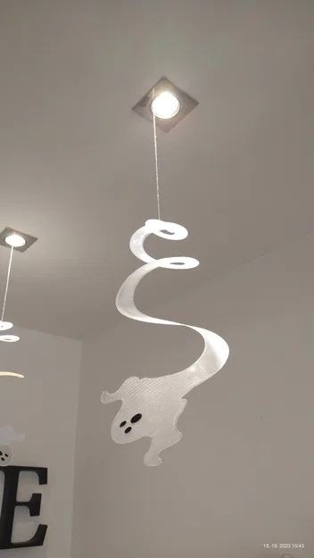 Ghost – Đồ trang trí ma bay treo nhà hoặc sân vườn - Image 1