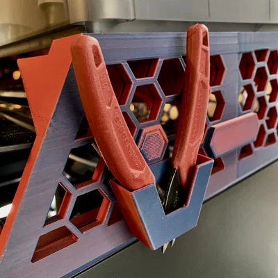 Giá treo kìm cắt tiện lợi cho khung Honeycomb AMS máy in 3D