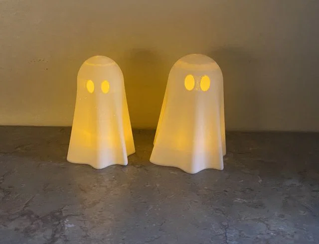 Ma Phát Sáng - Bản Remix (Glowing Ghosts - Remix) - Image 1