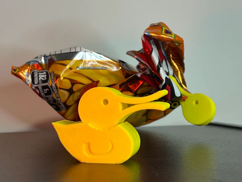 ChipClip DUCK – Kẹp miệng bịch hình vịt kèm đế trưng bày - Image 2