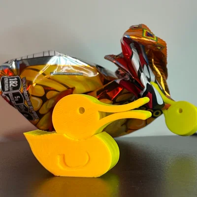 ChipClip DUCK – Kẹp miệng bịch hình vịt kèm đế trưng bày