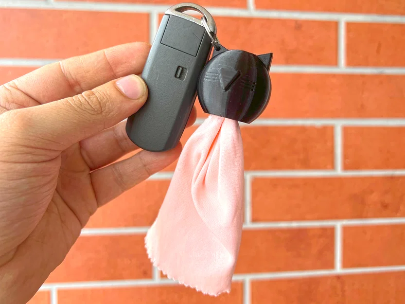 Túi đựng khăn lau kính (eyeglasses wipe pouch) gắn móc khóa - Image 3