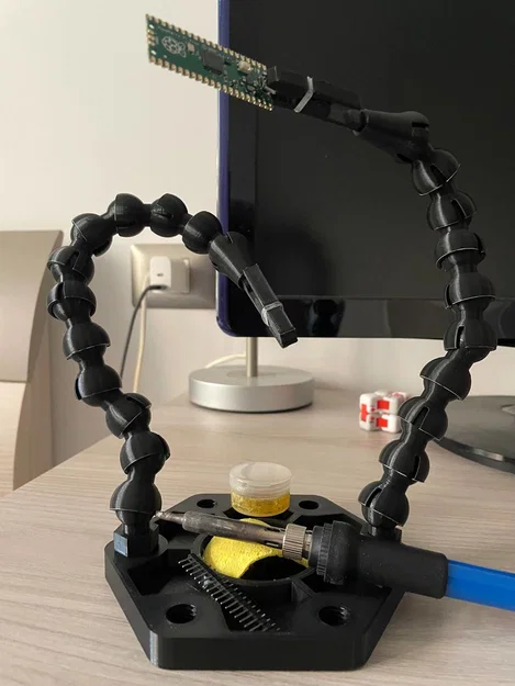 Trạm hàn với bracket linh hoạt (Soldering station with flexible brackets) - Image 1