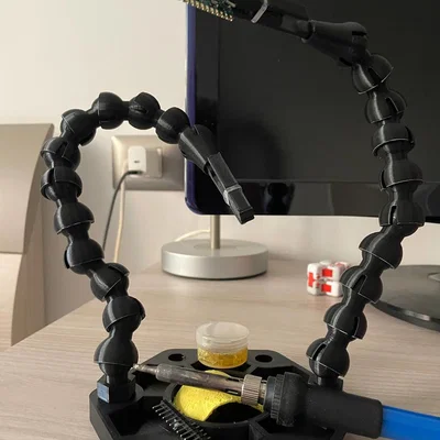 Trạm hàn với bracket linh hoạt (Soldering station with flexible brackets)