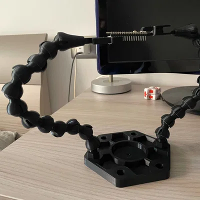 Trạm hàn với bracket linh hoạt (Soldering station with flexible brackets)