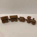Tàu Đồ Chơi Tỉ Lệ Dollhouse với Bánh Xe Quay Được! - Thumbnail 1
