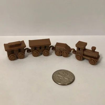 Tàu Đồ Chơi Tỉ Lệ Dollhouse với Bánh Xe Quay Được!