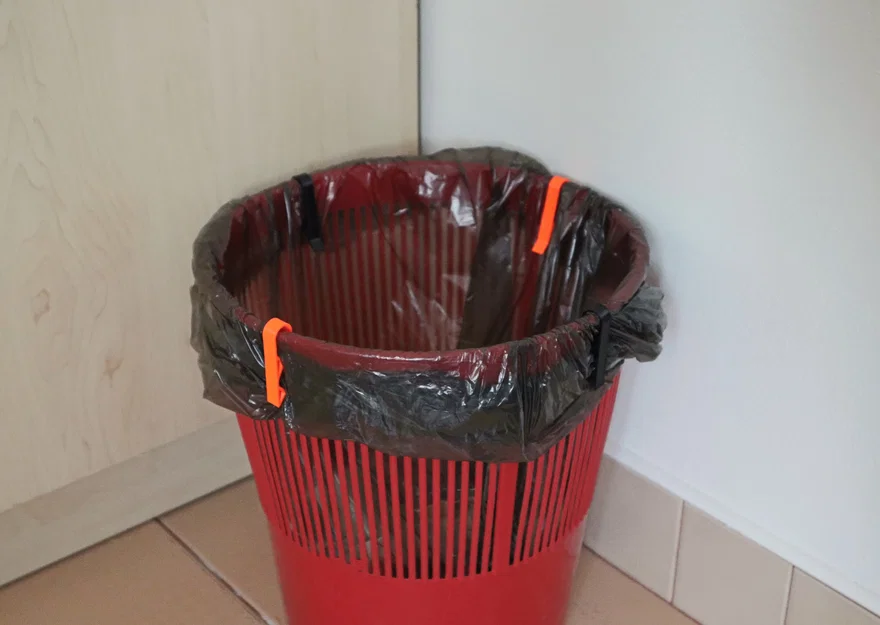 Kẹp giữ túi rác (Trash bag clip) - Image 2