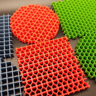 Mẫu in 3D đế lót ly họa tiết trái tim và lưới (Honeycomb Grid)