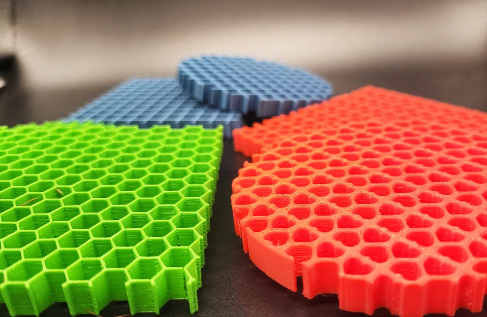 Mẫu in 3D đế lót ly họa tiết trái tim và lưới (Honeycomb Grid) - Image 3