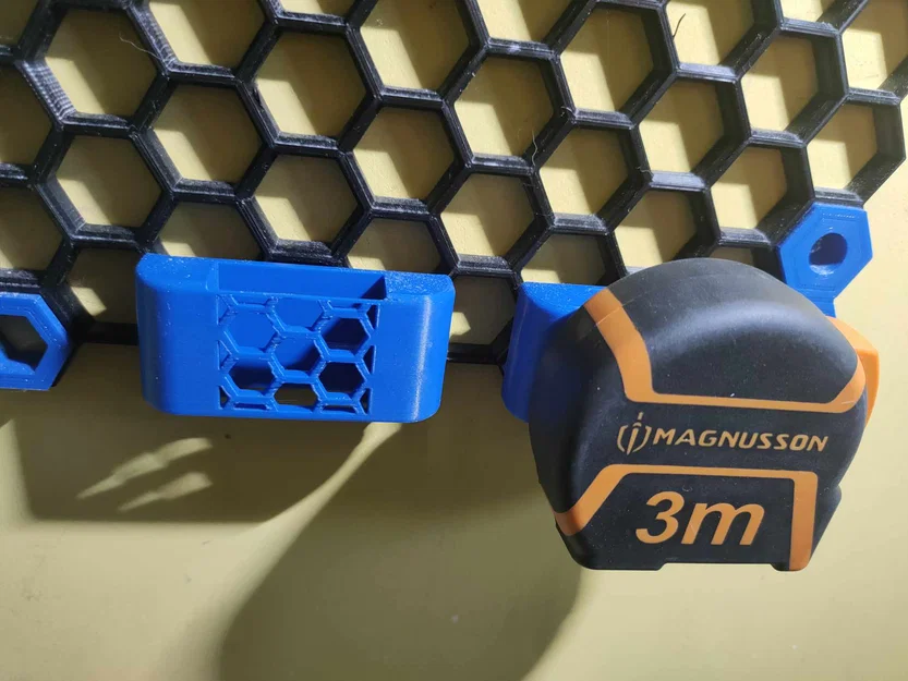 Giá treo thước cuộn tiện lợi cho bảng treo Honeycomb - Image 1